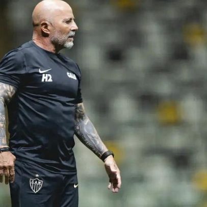 Torcedores mandam recado a Sampaoli após tropeço no Brasileirão