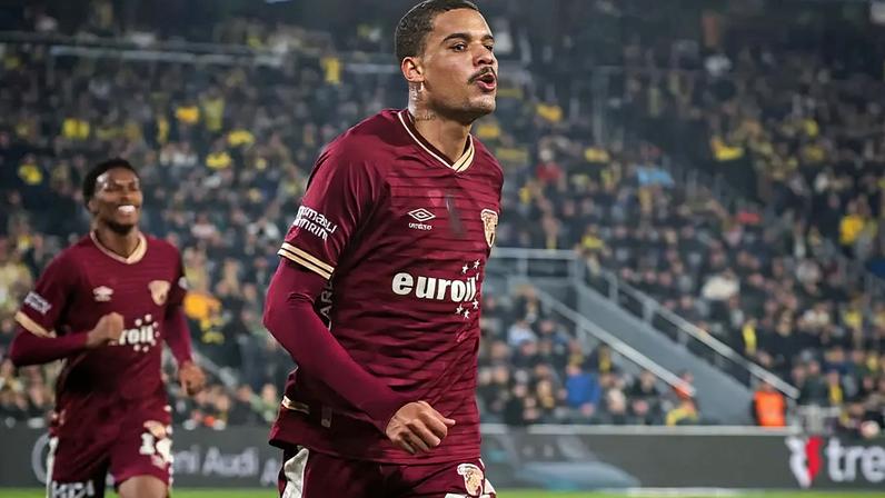 Janderson, ex-Botafogo, brilha pelo Goztepe (Foto: Divulgação)