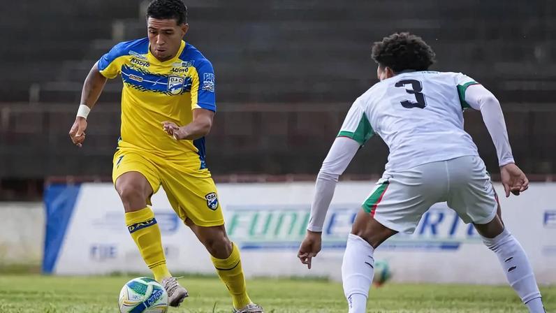 Partida entre Dourados e Bataguassu, pelo Campeonato Sul-Mato-Grossense (Foto: Marcelo Berton/@berton_shots_jpn)