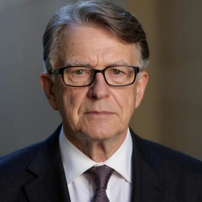 Starmer lamenta Mandelson; ex-embaixador teria mentido repetidamente