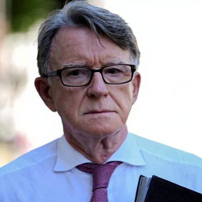 Polícia britânica investiga Mandelson por ligações com Epstein