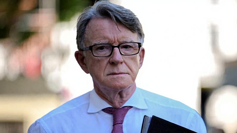 Polícia britânica investiga Mandelson por ligações com Epstein