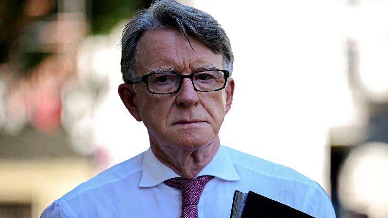 Polícia britânica confirma investigação de Mandelson por vazamentos sobre Epstein