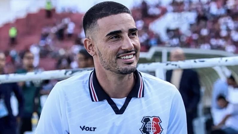 Thiago Galhardo teve passagem pelo Santa Cruz (Foto: Evelyn Victória/Santa Cruz)