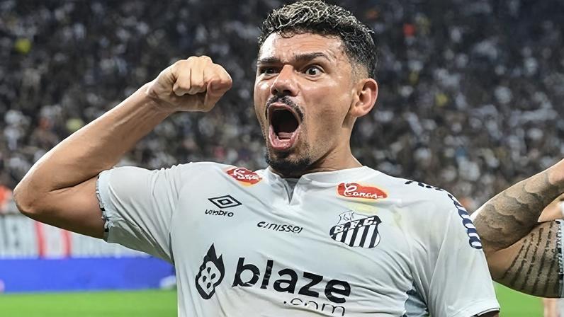 Santos encaminha empréstimo de Tiquinho Soares ao Mirassol