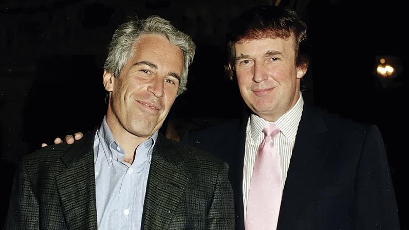 Donald Trump (à direita na foto) ao lado de Jeffey Epstein – Imagem: AFP/Getty/Arquivo