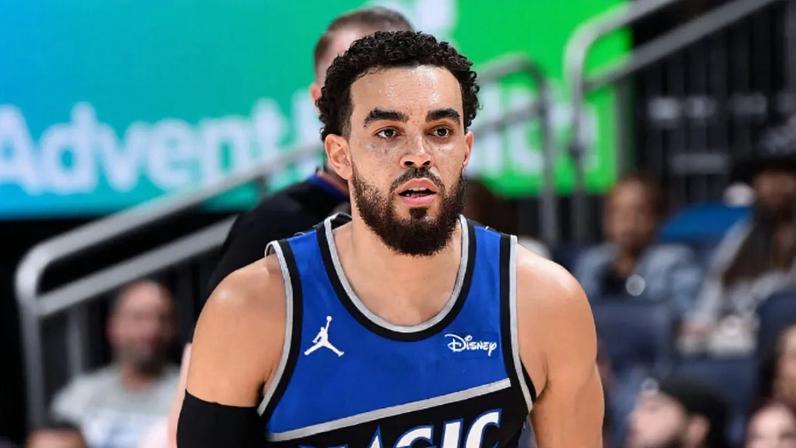 Hornets fecham troca pelo armador do Magic