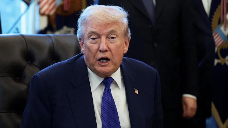 Trump assina ordem ameaçando tarifas sobre países que fazem negócios com o Irã