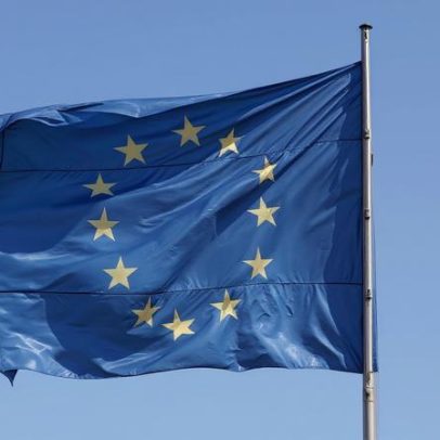 UE reavalia fundos para Sérvia por leis de Justiça que minam a confiança