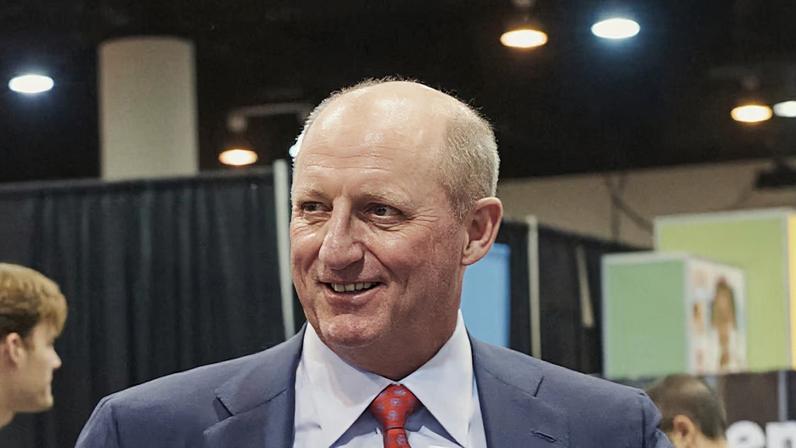 Greg Abel promete manter cultura de Buffett em sua primeira carta como CEO