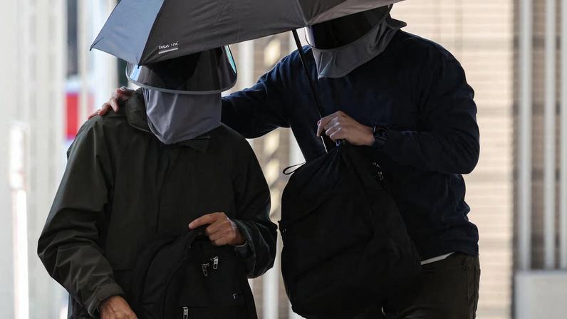 Pai de ativista de Hong Kong recebe 8 meses de prisão sob lei de segurança