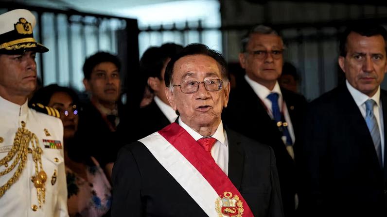 José Balcazar assume liderança interina no Peru