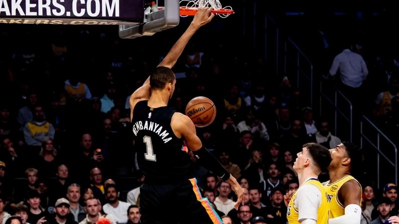 Spurs derrotam Lakers com desempenho de Victor Wembanyama