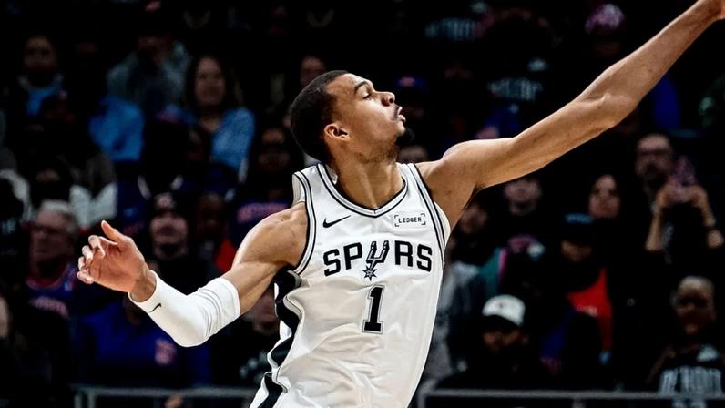Wembanyama domina e Spurs vencem Pistons