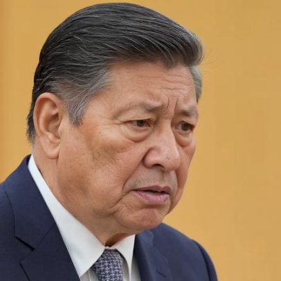 Xi defende mundo igual e multipolar ao se encontrar com líder uruguaio