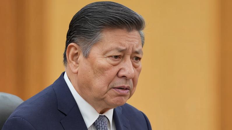 Xi defende mundo igual e multipolar ao se encontrar com líder uruguaio