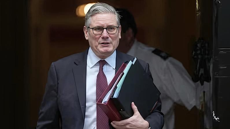 Keir Starmer abandona este miércoles Downing Street para dirigirse al Parlamento