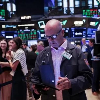 Pré-mercado acompanha ata do Fed no retorno do feriado