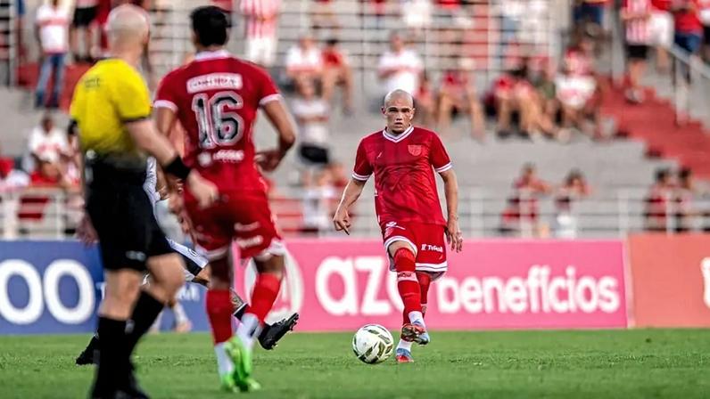 Crystopher em ação pelo CRB (Foto: Divulgação/CRB)