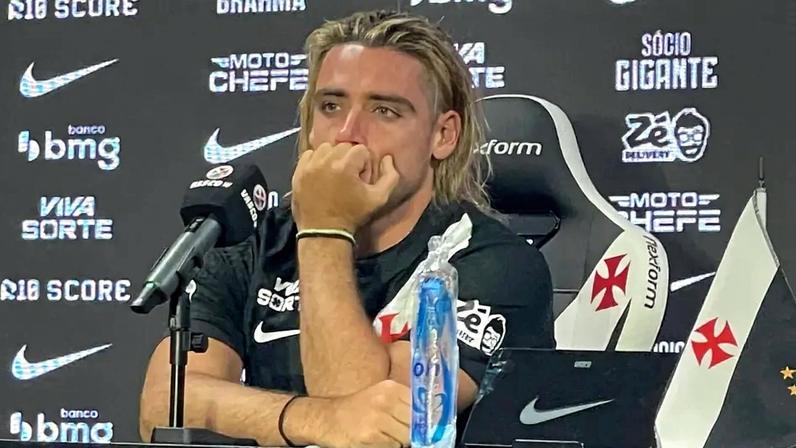 Spinelli em apresentação do Vasco (Foto: Pedro Cobalea/Lance!)