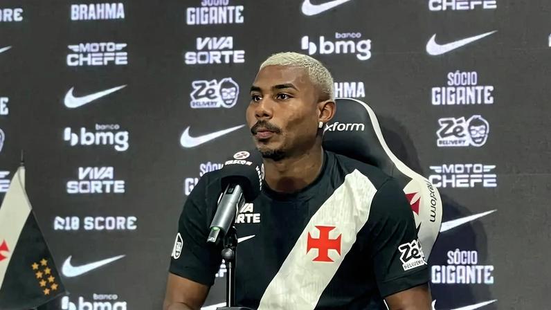 Cuiabano em entrevista de apresentação do Vasco (Foto: Pedro Cobalea/Lance!)