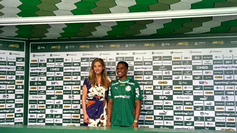 Jhon Arias em apresentação no Palmeiras (Foto: Vitor Palhares/Lance!)