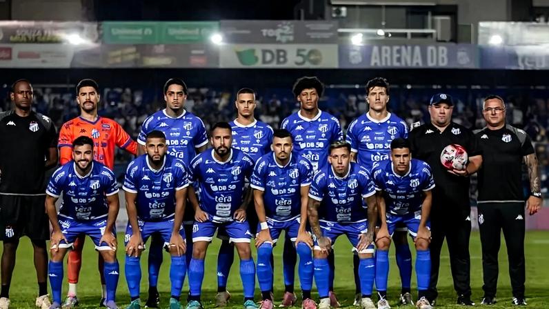 URT chega mais treinada para decisão contra o Cruzeiro