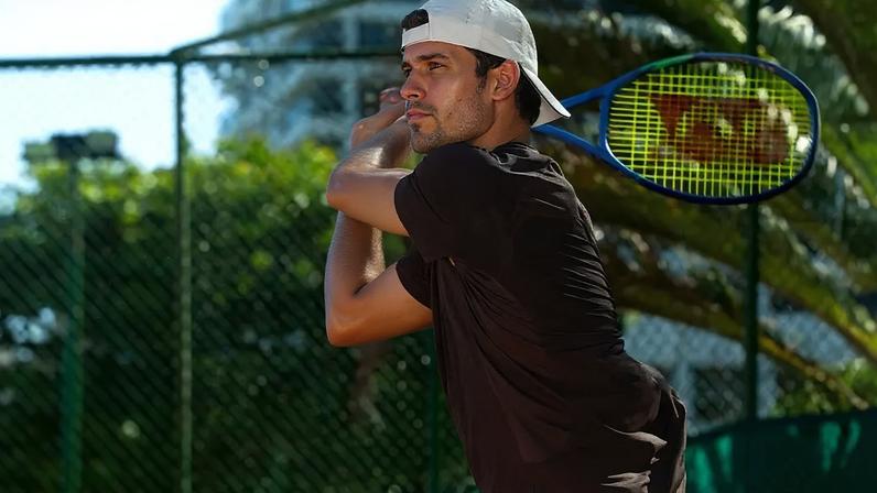 Bonini encara desafio da transição para o futebol profissional