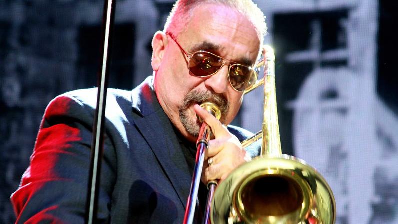 Willie Colón, ícone da salsa, morre aos 75 anos