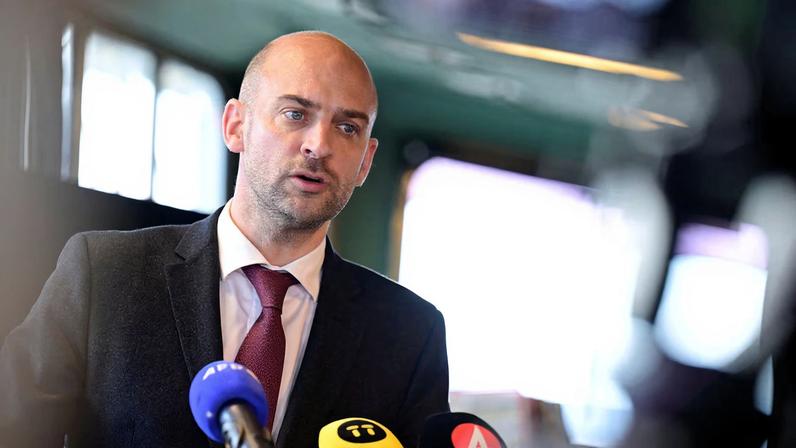 França vê drone perto de porta-aviões provocação se ligação russa confirmada