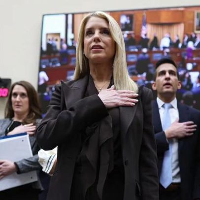 Arquivos de Epstein desencadeiam debate no Congresso entre Bondi e democratas
