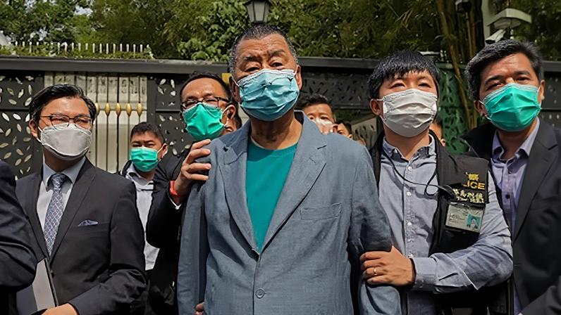 Hong Kong condena Jimmy Lai a 20 anos de prisão, símbolo do jornalismo livre