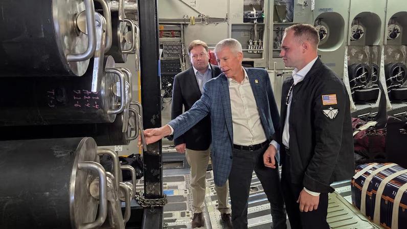 EUA realiza transporte aéreo de microreactor nuclear para demonstrar viabilidade