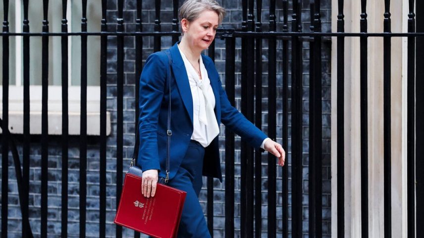 Ministro britânico encontra Rubio em meio a tensões sobre base aérea