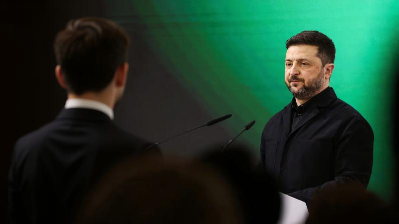 Zelenskiy diz que negociações de paz a três dependem da segurança e diplomacia