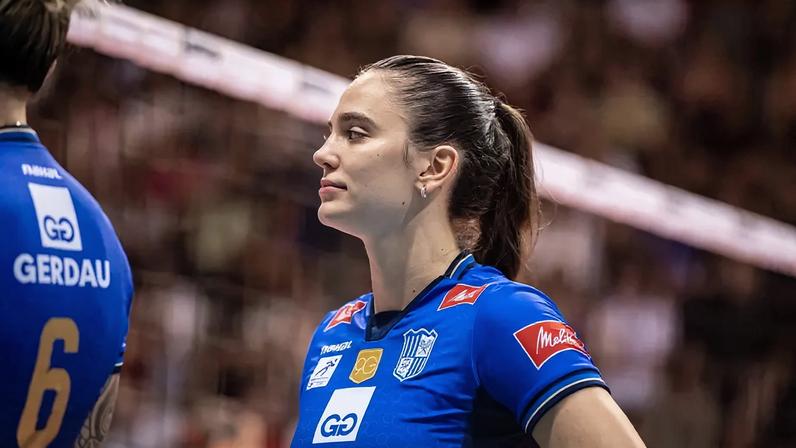 Júlia Kudiess em vitória do Minas sobre o Tijuca na Superliga Feminina 25/26 (Foto: Thiago Mendes)