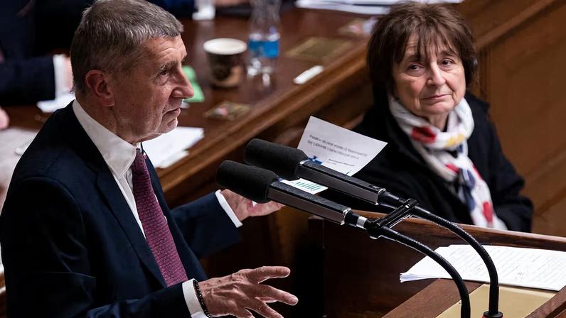 Primeiro-ministro tcheco apoia proibição de redes sociais para menores de 15 anos