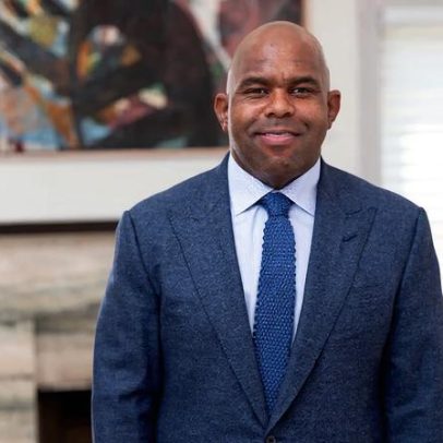 Hassan Smith revela coleção de arte e motivos por trás das escolhas