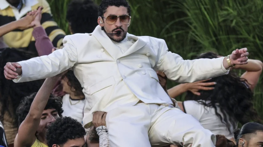 Bad Bunny, cantor de Porto Rico, usou o Super Bowl para celebrar o "orgulho latino". (Foto: Chris Torres/EFE/EPA)