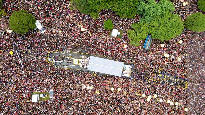 Governador critica excesso de público em bloco do pré-carnaval de SP