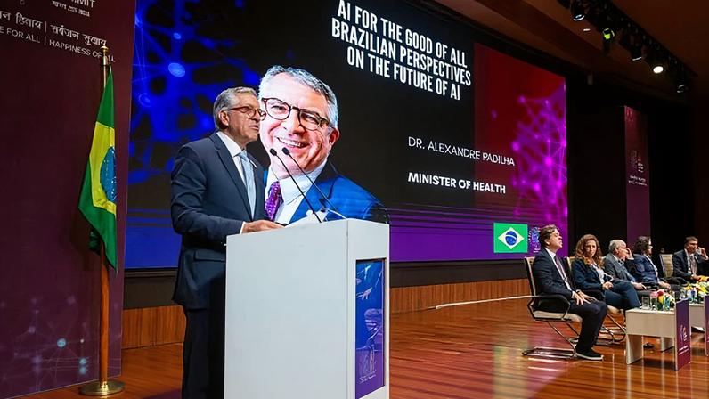 Padilha destaca perspectivas brasileiras sobre IA na Saúde na Índia