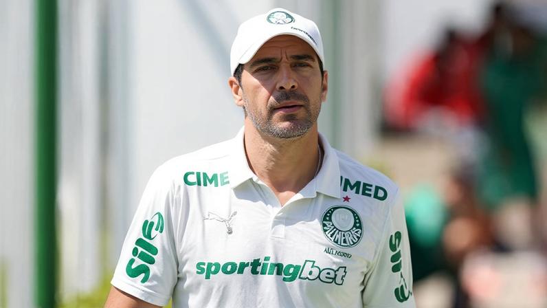 Abel ultrapassa Telê Santana e atinge marca histórica no futebol brasileiro