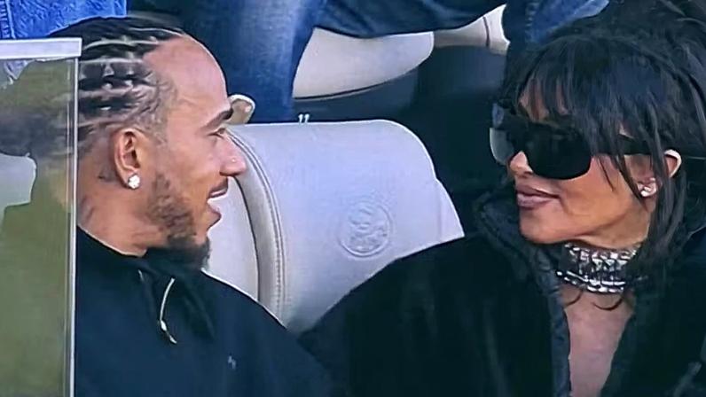 Kim Kardashian e Lewis Hamilton curtem SuperBowl juntinhos em meio a rumores de namoro — Foto: Reprodução/X