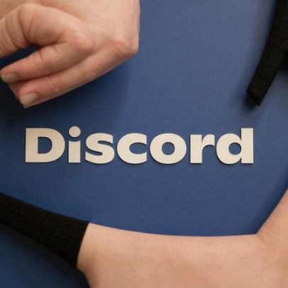 Discord se afasta de verificação de idade da Persona após reação de usuários