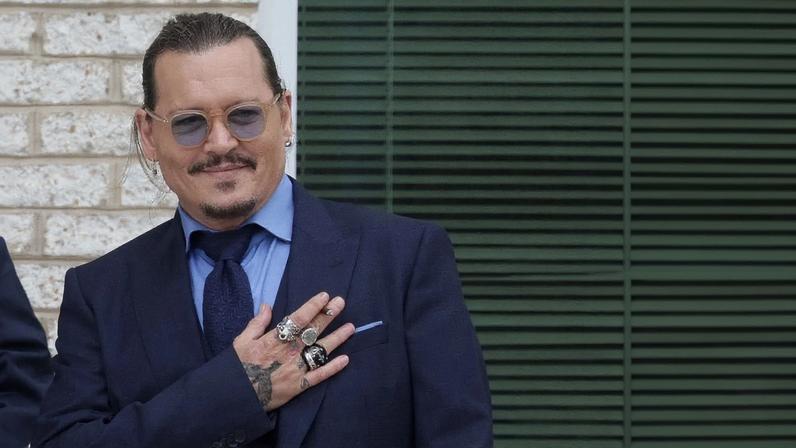 Johnny Depp ajuda Eric Dane na luta contra a ELA
