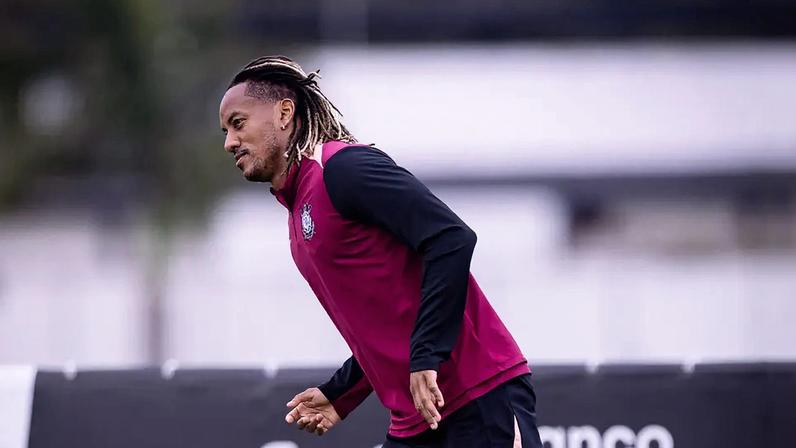 Carrillo dá passo importante na recuperação e pode enfrentar o Bragantino (Foto: Rodrigo Coca/Agência Corinthians)