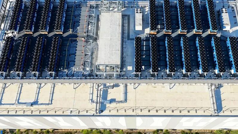 An aerial view of a 33-megawatt data center in Vernon, California.