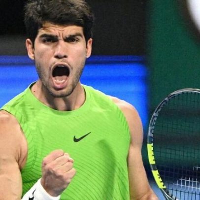 Alcaraz vence 12ª consecutiva e conquista Doha