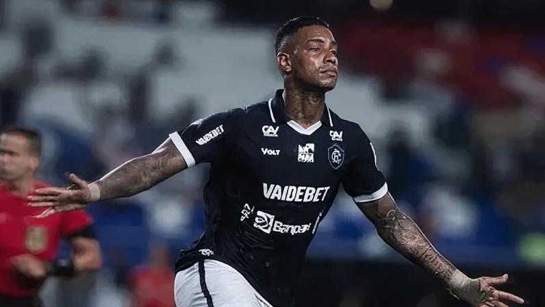 Alef Manga, do Remo, marcou o segundo gol da equipe contra o Mirassol, pelo Brasileirão.