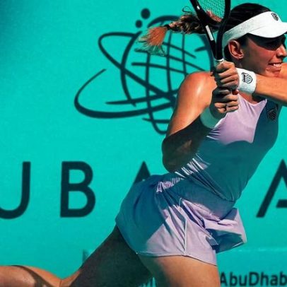 Alexandrova confirma favoritismo, vence Eala e avança às semis